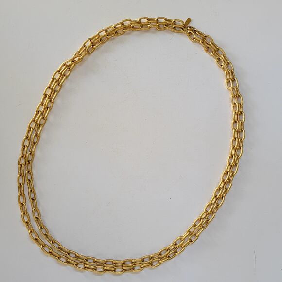 Vintage Gold Tone Double Chain Necklace with Textured Link Layered Retro Jewelry - Picture 3 of 10